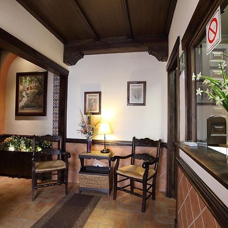 Hostal Rocio Sanlúcar la Mayor Esterno foto
