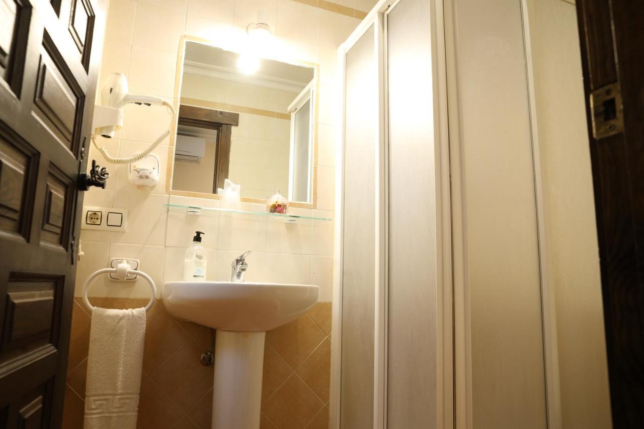 Hostal Rocio Sanlúcar la Mayor Esterno foto