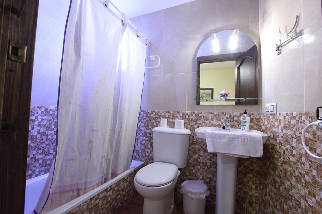Hostal Rocio Sanlúcar la Mayor Esterno foto