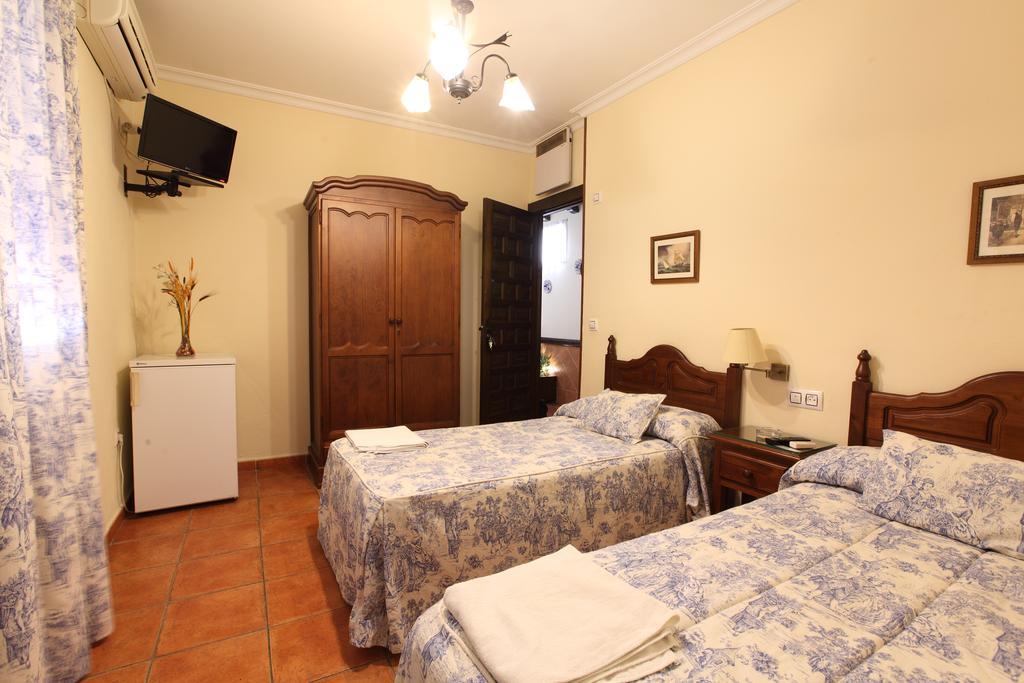 Hostal Rocio Sanlúcar la Mayor Esterno foto