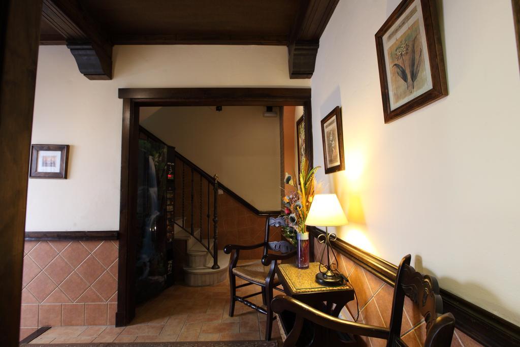 Hostal Rocio Sanlúcar la Mayor Esterno foto