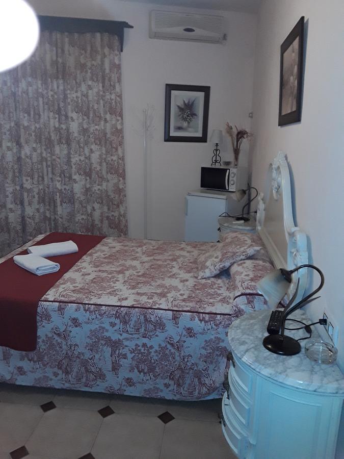 Hostal Rocio Sanlúcar la Mayor Esterno foto