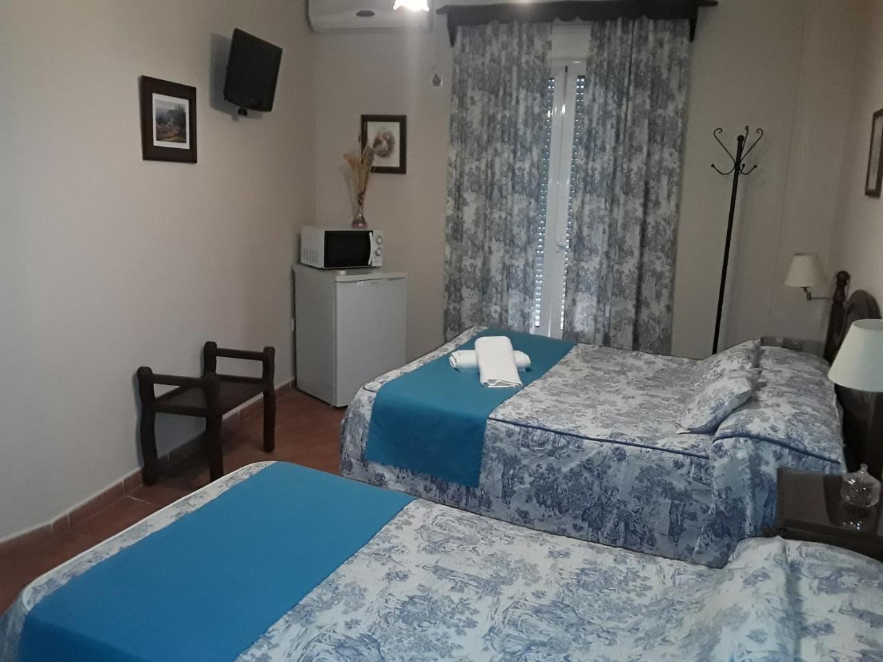 Hostal Rocio Sanlúcar la Mayor Esterno foto