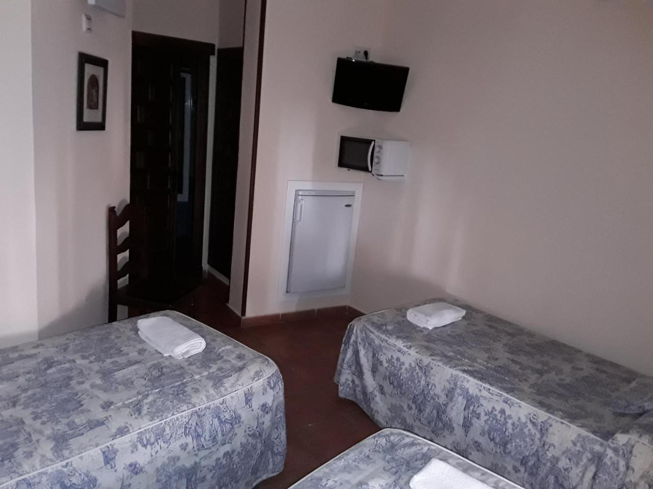 Hostal Rocio Sanlúcar la Mayor Esterno foto